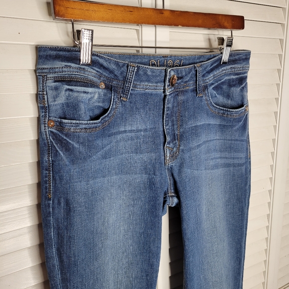 DL1961 Jennifer High Rise Bootcut Jeans in Madison Sz 30 EUC - Picture 3 of 11